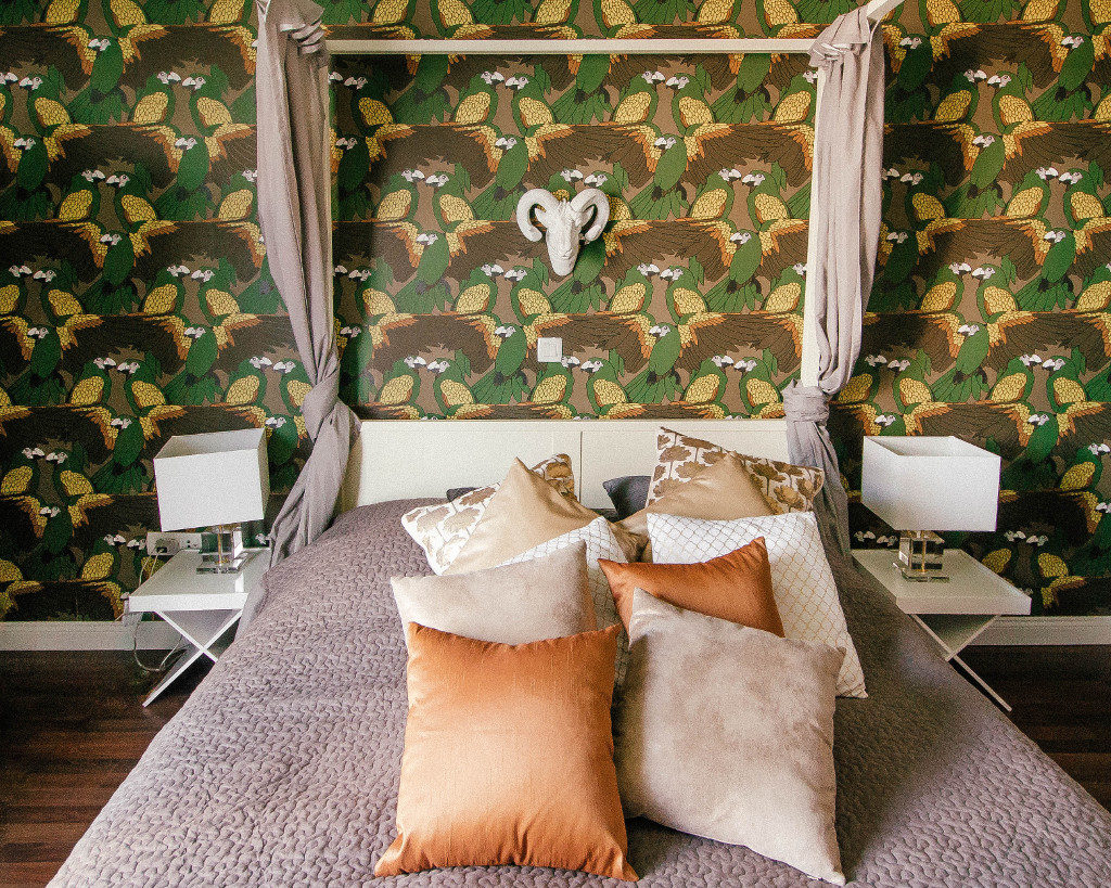 Wilderness Room in the Bohoho, with parrot wallpaper